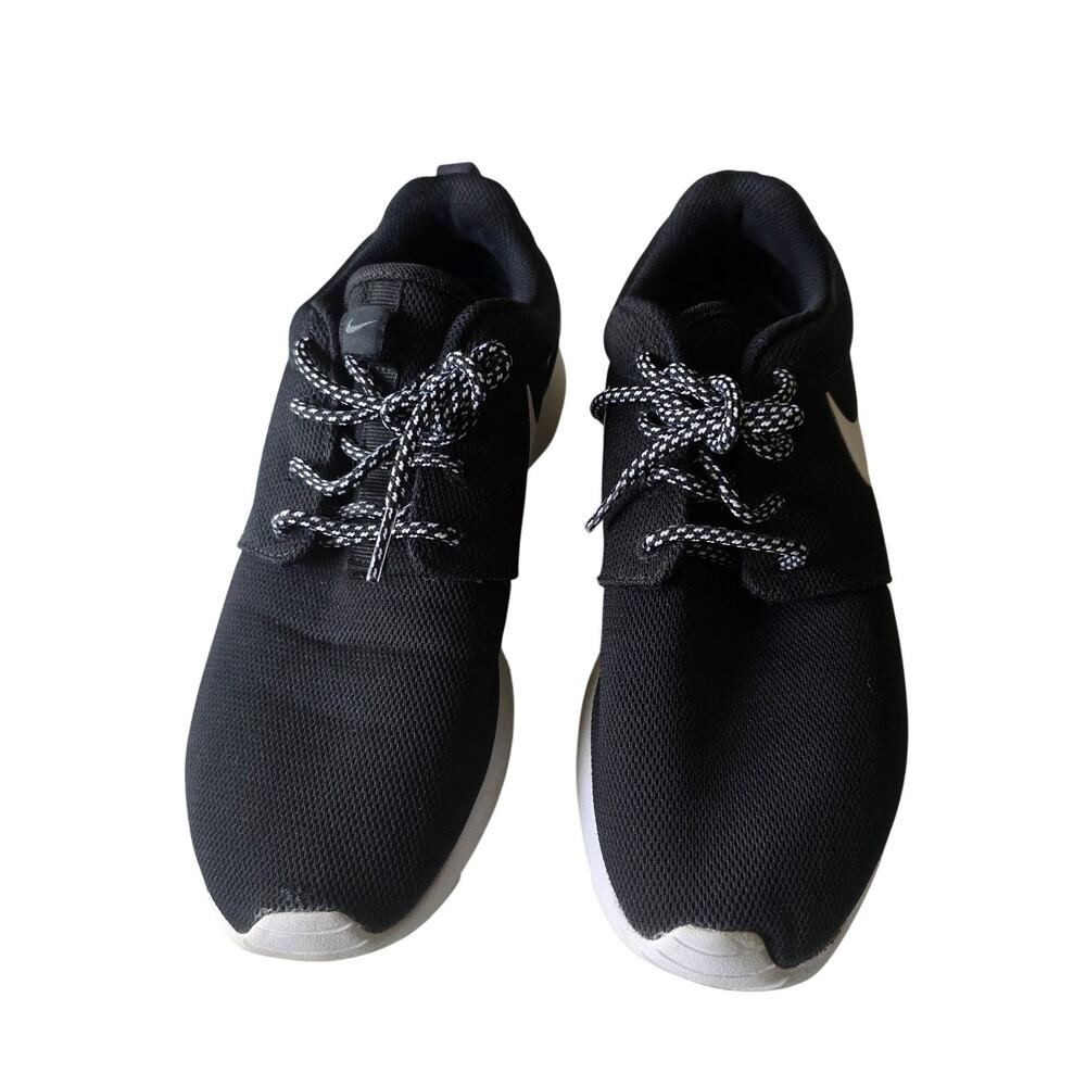 Nike Women's Roshe One Sneakers Black Size 8 - Picture 4 of 8
